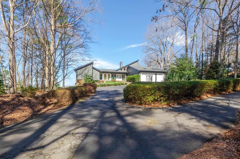 7001 Jeffrey Dr, Raleigh, NC 27603