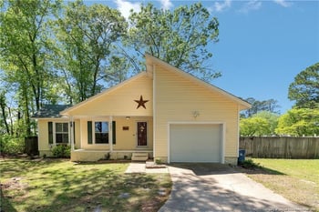 7001 Pantego Dr, Fayetteville, NC 28314