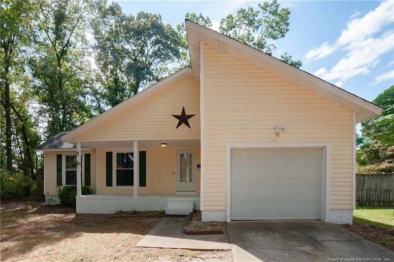 7001 Pantego Dr, Fayetteville, NC 28314