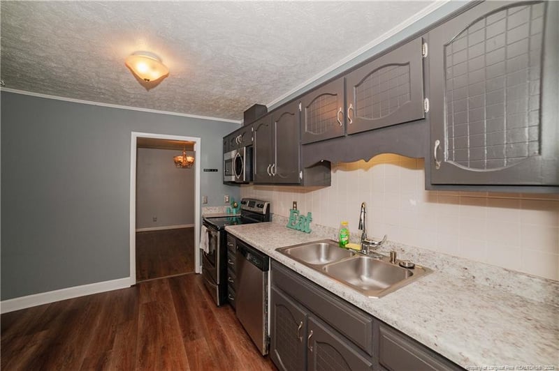 7001 Pantego Dr, Fayetteville, NC 28314