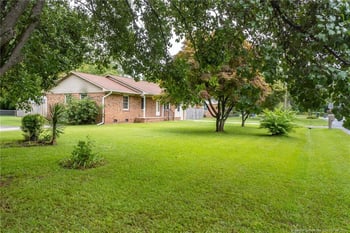 7004 Bronwyn St, Fayetteville, NC 28314