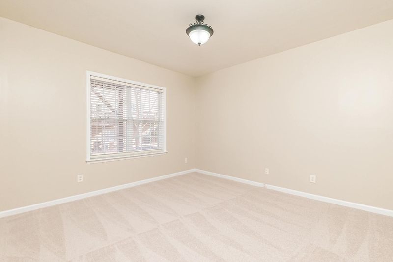 7006 Valerie Anne Dr, Raleigh, NC 27613