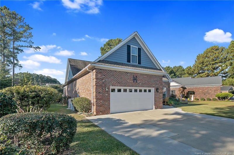 7007 Pitcairn Dr, Fayetteville, NC 28306