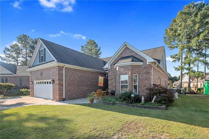 7007 Pitcairn Dr, Fayetteville, NC 28306