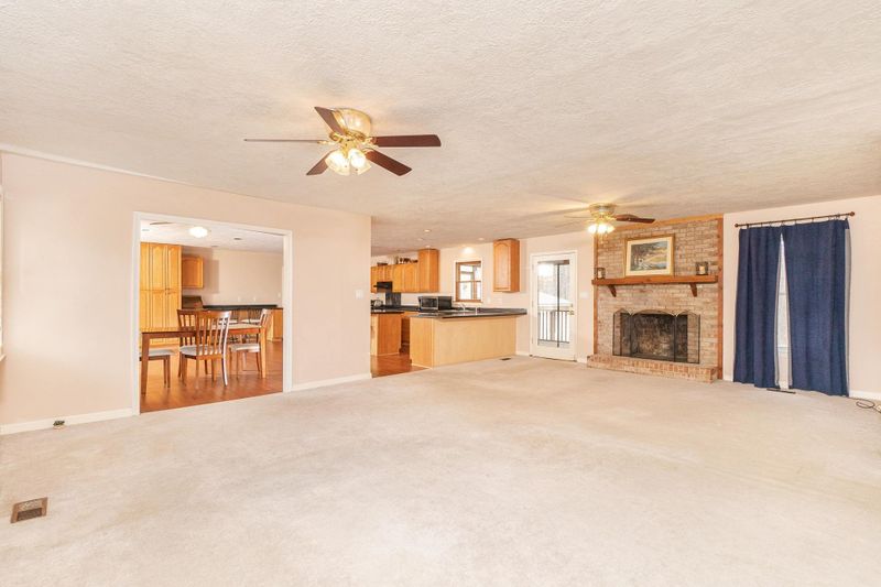 7008 Carpenter Fire Station Rd, Cary, NC 27519