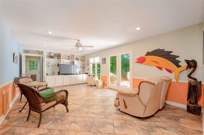 7009 Hickory Dr, Raleigh, NC 27603