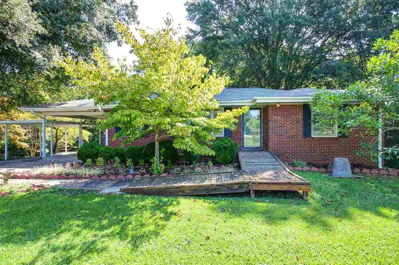 7009 Holly Springs Rd, Raleigh, NC 27606