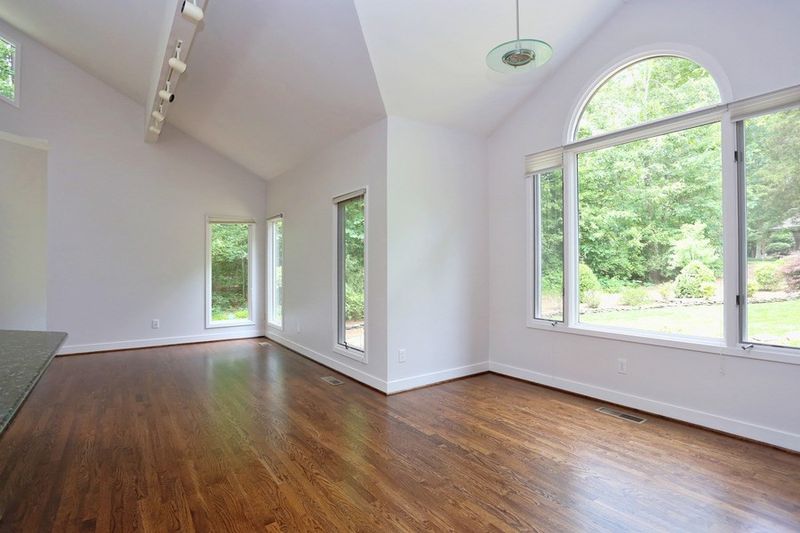 7009 Knotty Pine Dr, Chapel Hill, NC 27517