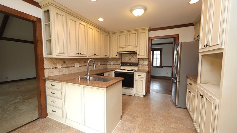 7009 Valley Dr, Raleigh, NC 27612