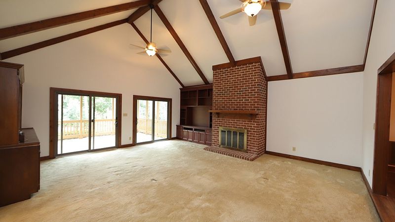 7009 Valley Dr, Raleigh, NC 27612