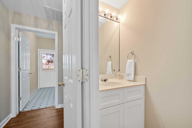 7009 Wheat Mill Pl, Raleigh, NC 27613