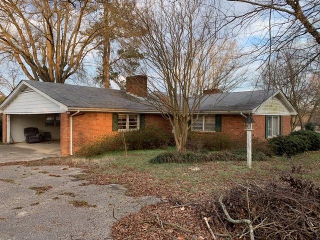 701 W Barbee St, Zebulon, NC 27597