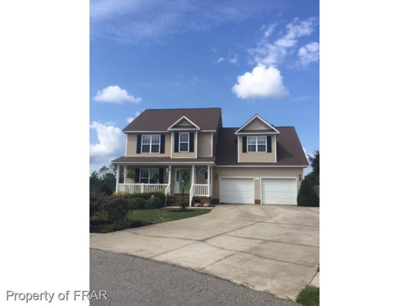 701 Camwheel Dr, Hope Mills, NC 28348