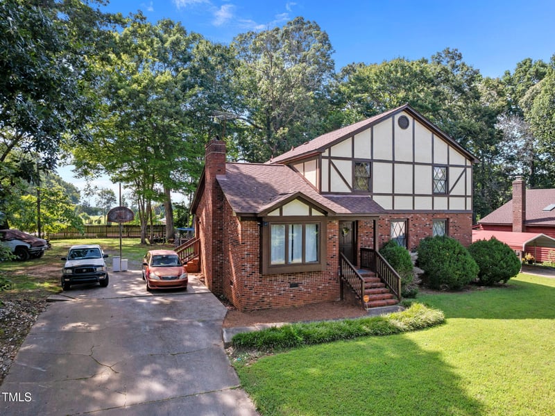 701 Carr St, Mebane, NC 27302