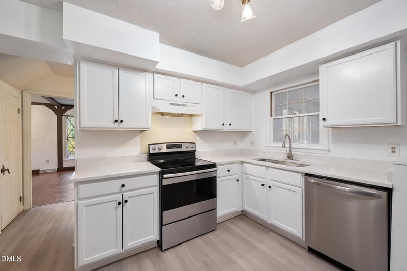 701 N Carr St, Mebane, NC 27302