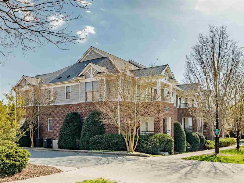 701 Copperline Dr #304, Chapel Hill, NC 27516