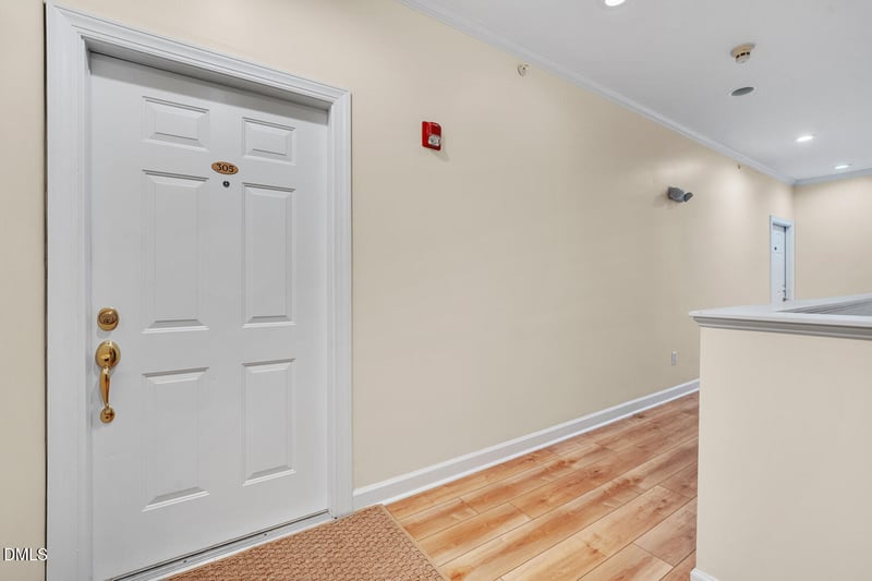 701 Copperline Dr #305, Chapel Hill, NC 27516