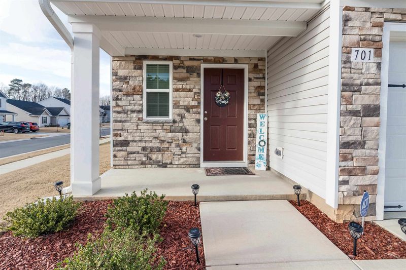 701 Crackling Ct, Zebulon, NC 27597