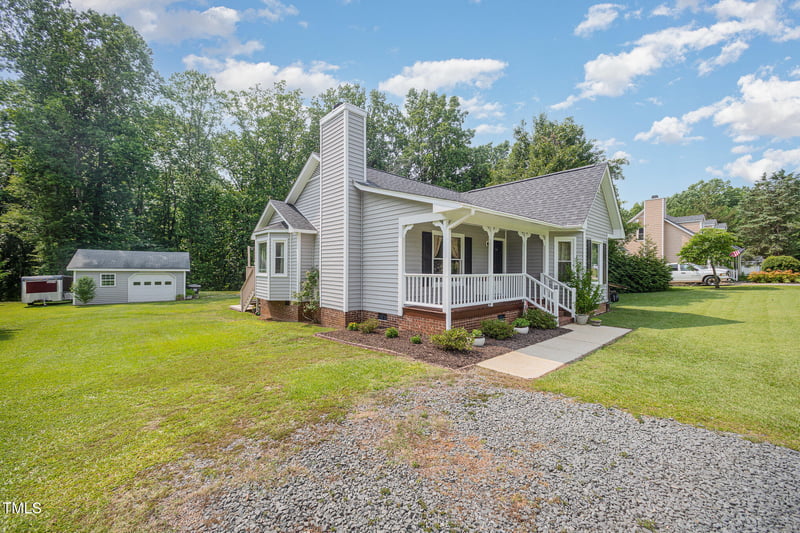 701 Creekside Dr, Clayton, NC 27520