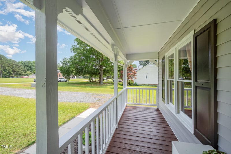 701 Creekside Dr, Clayton, NC 27520