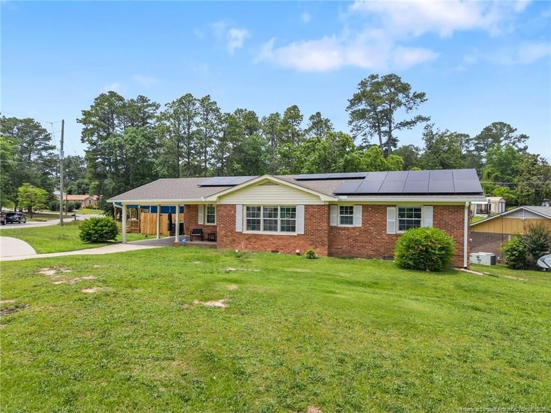 701 Dandridge Dr, Fayetteville, NC 28304