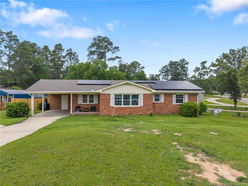 701 Dandridge Dr, Fayetteville, NC 28304