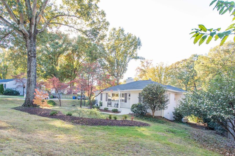 701 Dixie Trl, Raleigh, NC 27607