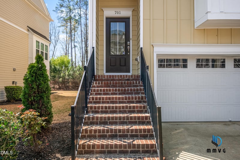 701 Edgewater Ridge Ct, Apex, NC 27523