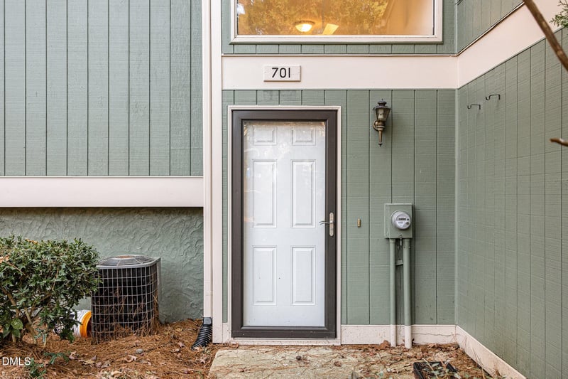 701 Godwin Ct, Raleigh, NC 27606