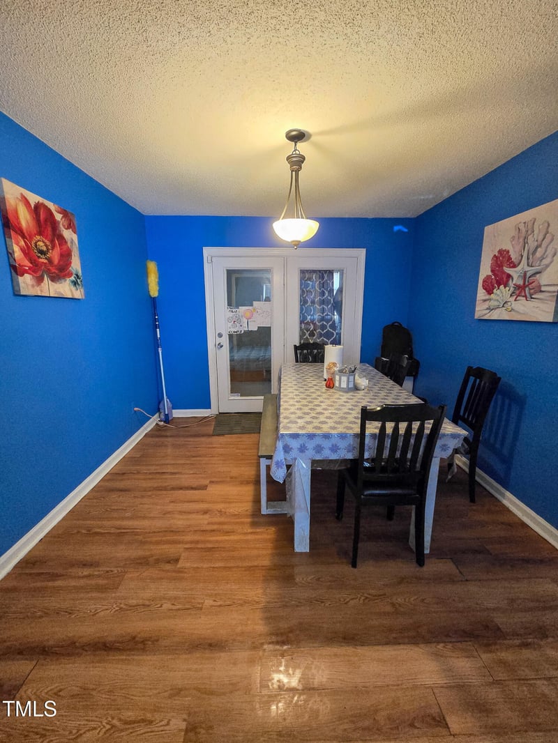 701 Grandview Dr, Durham, NC 27703
