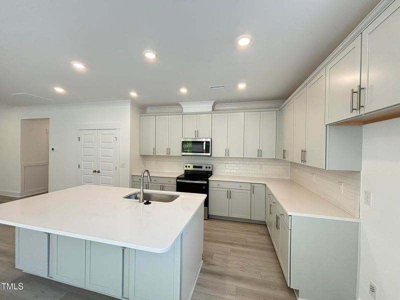 701 Highview Dr, Benson, NC 27504