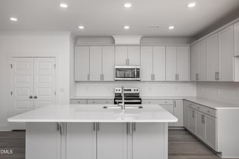 701 Highview Dr, Benson, NC 27504