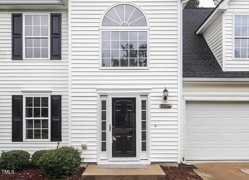 701 Holly Thorn, Holly Springs, NC 27540