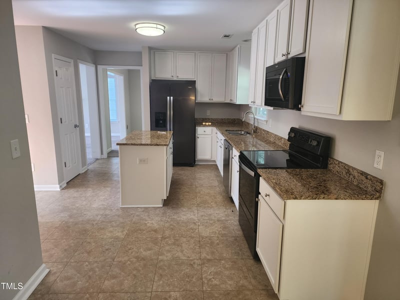 701 Holly Thorn, Holly Springs, NC 27540