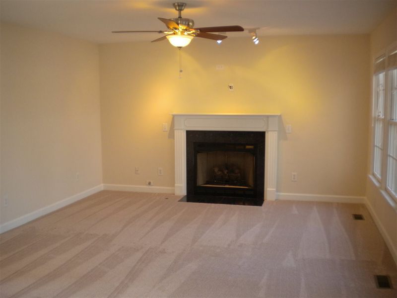 701 Lakeview Ave, Wake Forest, NC 27587