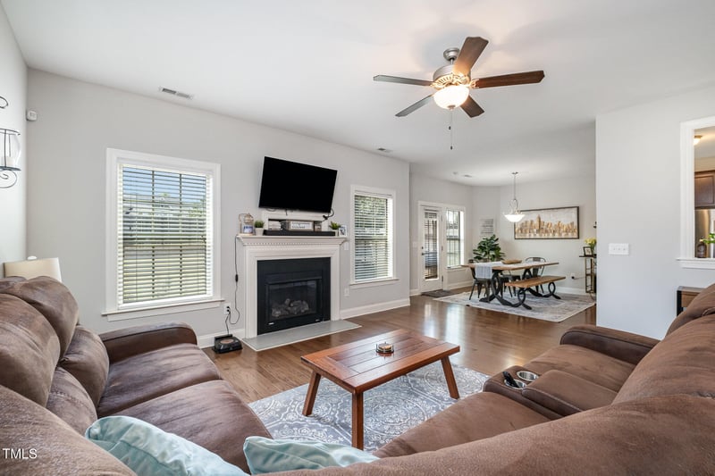 701 Laurel Spring Dr, Fuquay Varina, NC 27526