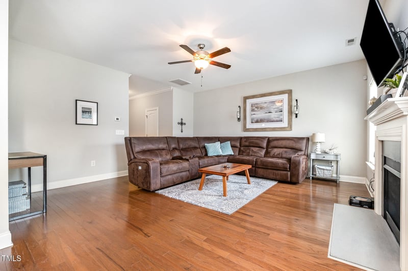 701 Laurel Spring Dr, Fuquay Varina, NC 27526