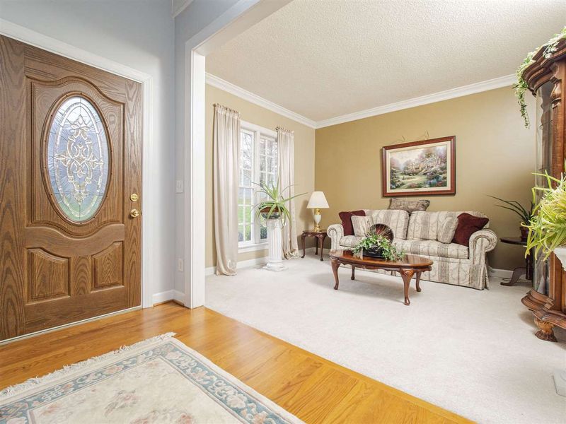 701 Littleleaf Ct, Holly Springs, NC 27540