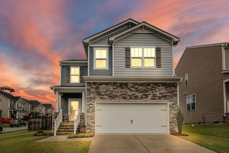 701 Maple Brook Rd, Fuquay Varina, NC 27526