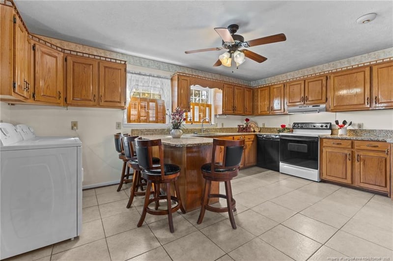 701 Mclamb Ave, Fayetteville, NC 28301