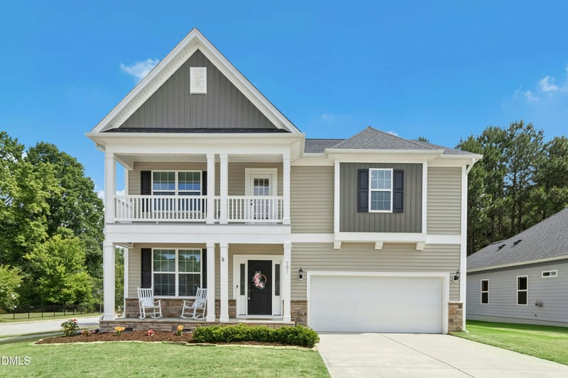 701 Minerva Dale Dr, Fuquay Varina, NC 27526