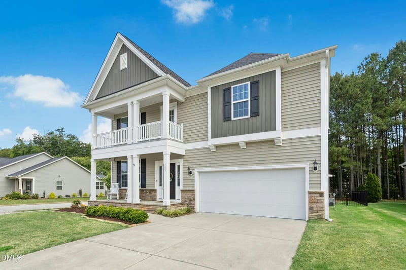 701 Minerva Dale Dr, Fuquay Varina, NC 27526