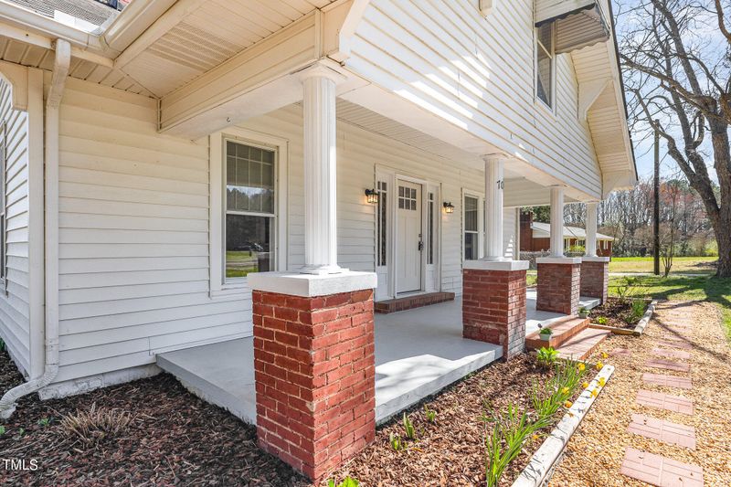 701 Moss Rd, Zebulon, NC 27597