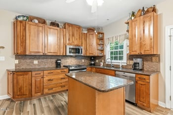 701 Oakhall Dr, Holly Springs, NC 27540