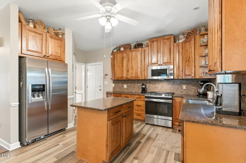 701 Oakhall Dr, Holly Springs, NC 27540
