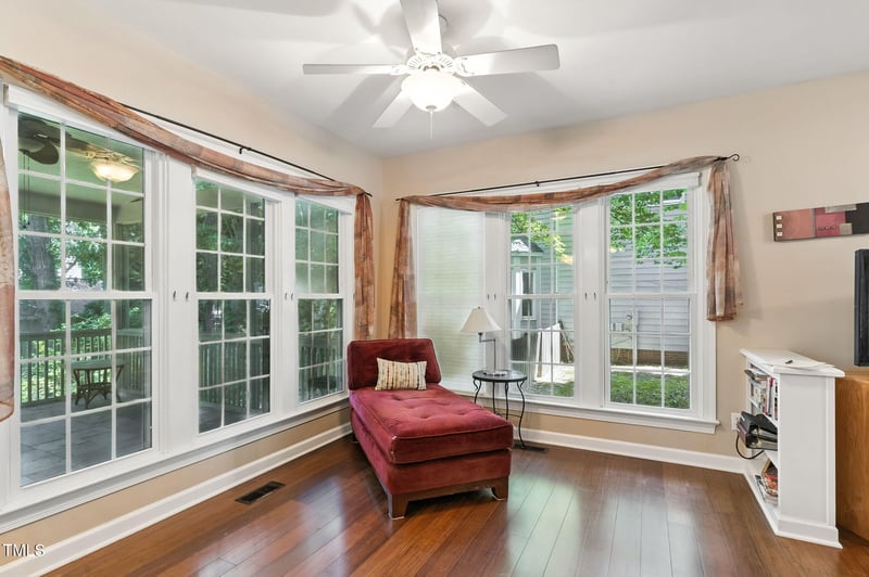701 Oakhall Dr, Holly Springs, NC 27540