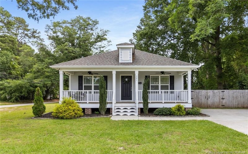 701 Pearsall St, Dunn, NC 28334