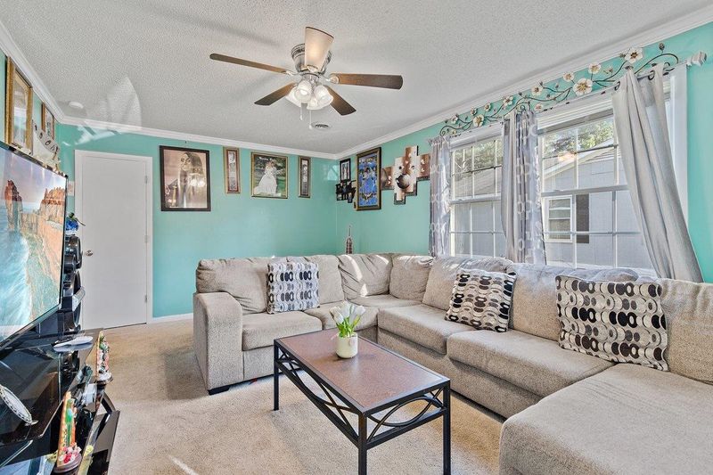 701 S Pollock St, Selma, NC 27576