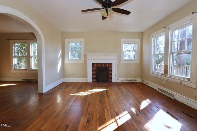 701 Providence St, Graham, NC 27253