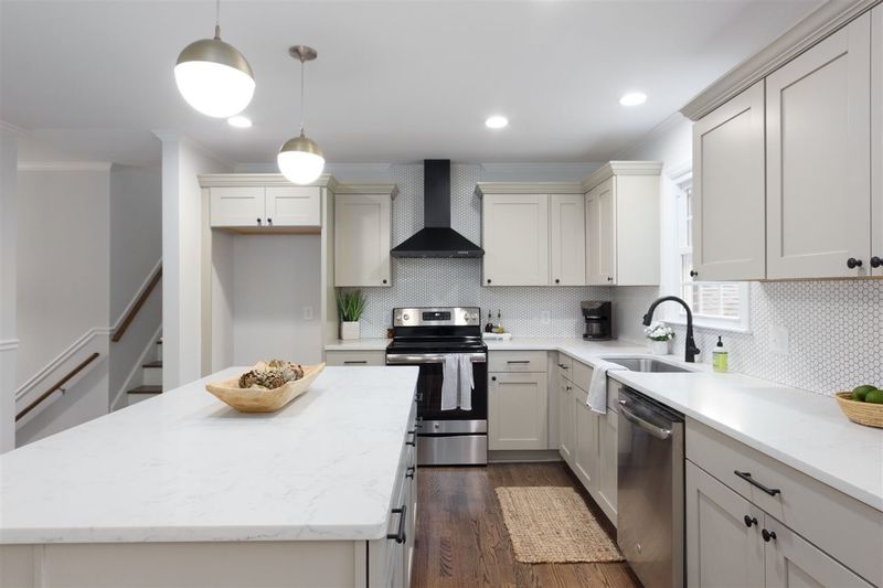 701 Radburn Pl, Raleigh, NC 27615